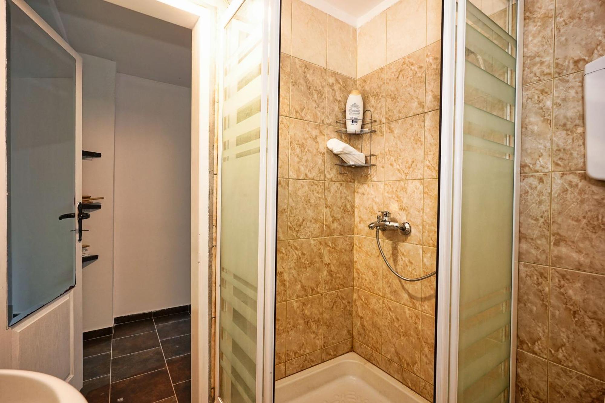 Appartement Zmaj Ognjeni Etno Concept à Kupinovo Extérieur photo